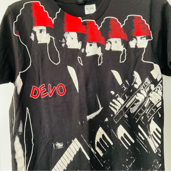 DEVO Full Front Group Unisex Slim Fit Black T-Shirt 100pct Cotton Size Small NEW - Picture 2 of 8